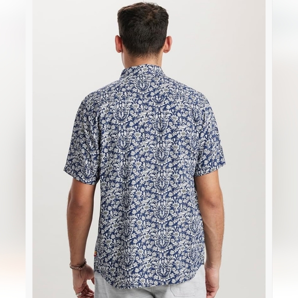 UNIONBAY Men's Rayon Button-Up Woven Shirt - Picture 3 of 5